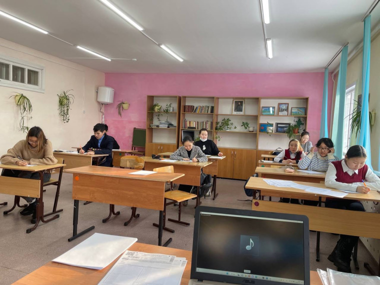 Тренировочные экзамены в выпускных классах.